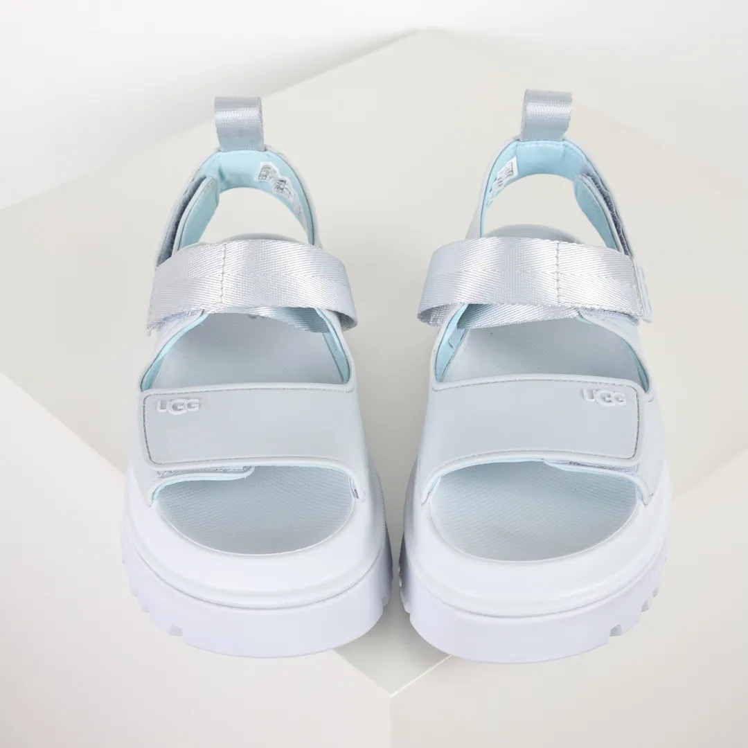 Copy price 💰560 Core recommendation Good price UGG Velcro slippers sandals summer versatile slippers soft sole non-slip beach thick sole casual elegant sandals The style of UGG sandals is really nice. It is suitable for all ages. The soles are made of super lightweight EVA foam. The classic material of U family can be said to be "light" to let you enjoy a different naked feeling. It is one of the most worth buying sandals in history. I guarantee you will not regret the series. Original OEM production Y products are available now. Size: 35 36 37 38 39 40